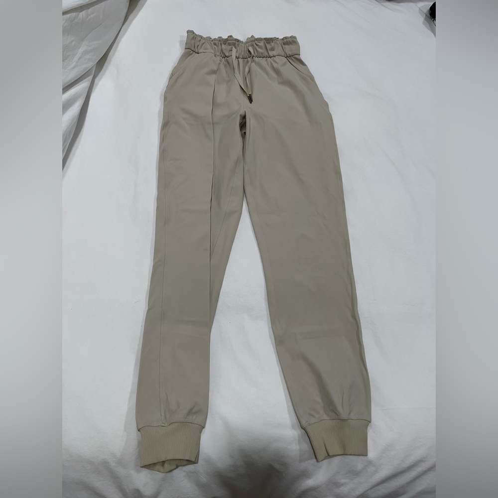 Lululemon leggings never worn